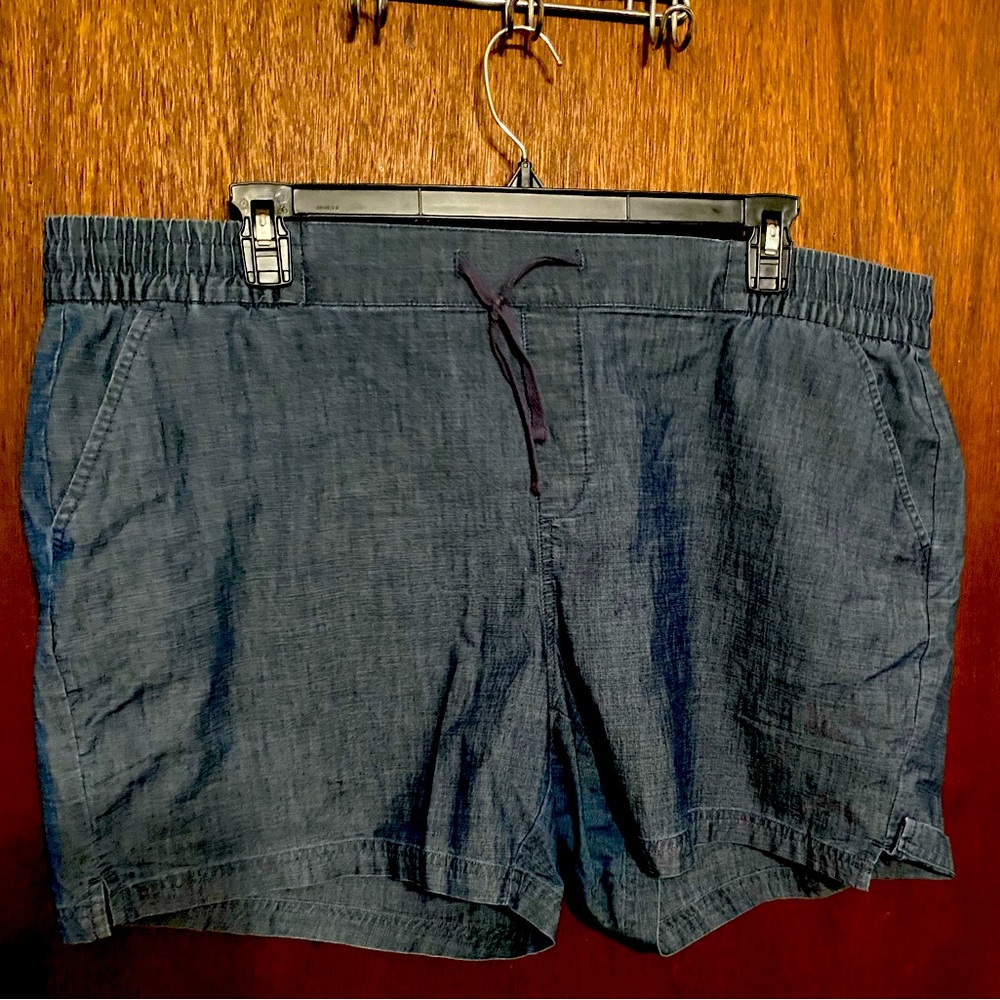 Magellan drawstring elastic waisted shorts